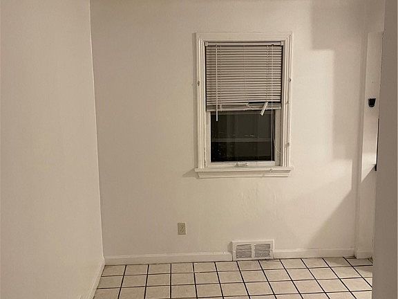 4th image of 5595 Dalewood Ave