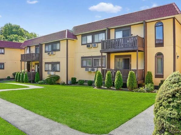 12 Granada Cres APT 12-12