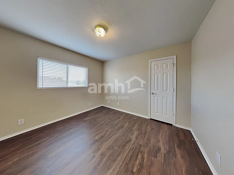 8438 Silver Brush — Photo 20