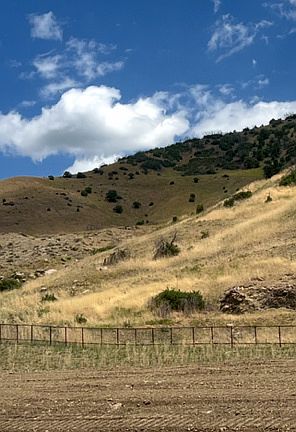 3rd image of 204 N Rock Loft Rdg