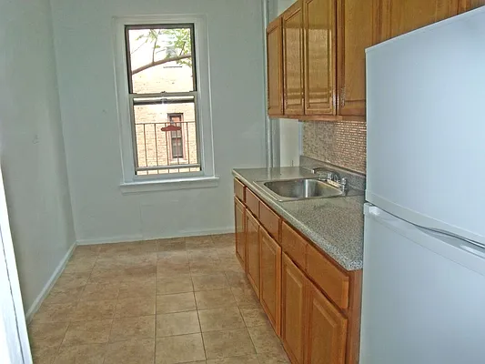 Rented by LG Realty Solutions Inc | media 5