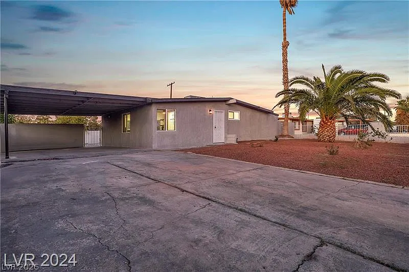 2 bed, 935 sqft, $2,200 — Photo 1