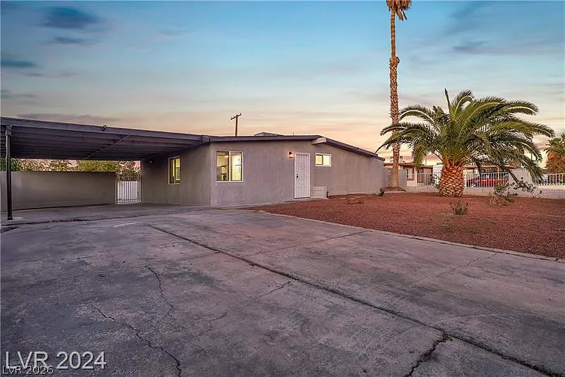 1660 Capistrano Ave