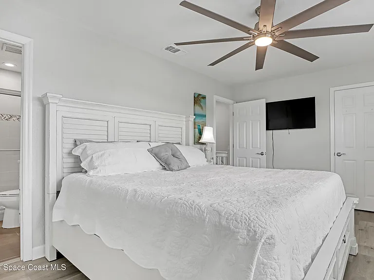 8309 Rosalind Ave — Photo 43
