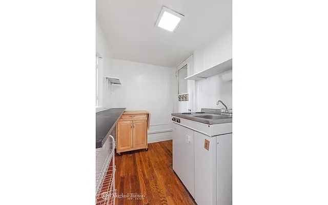 Rented by Douglas Elliman | media 16
