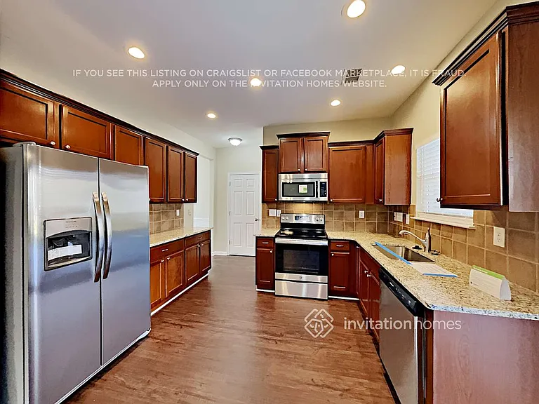 9018 Gailes Dr — Photo 8