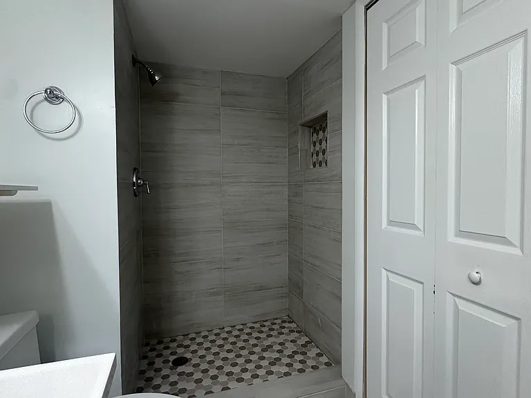 350 Lakeview Dr #102 — Photo 7