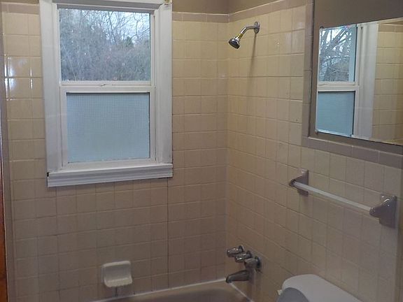 5th image of 1406 Gainey Ave