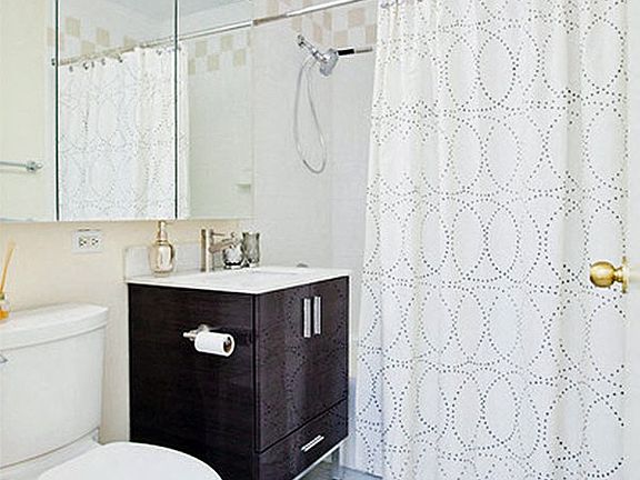 5th image of 650 W 42nd St APT 2604