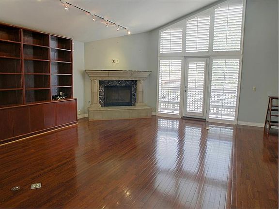 4th image of 2622 30th St