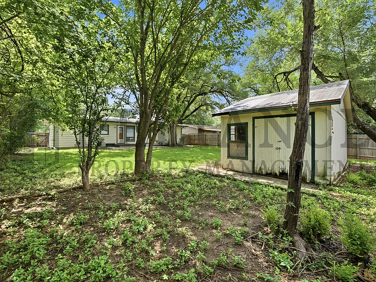 1415 N Prairie Ln — Photo 5