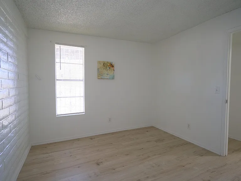 3410 S Mann Ave — Photo 15