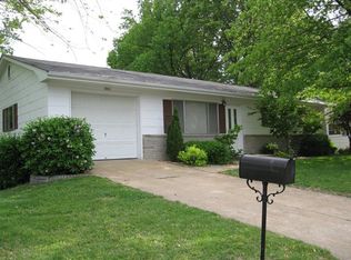 1011 Karen Ln, Washington, MO 63090