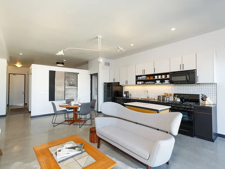 Edison Long Beach — Photo 39