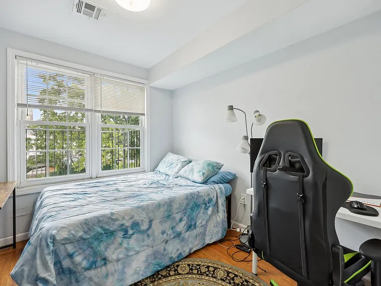240.5 South St #3 — Photo 15