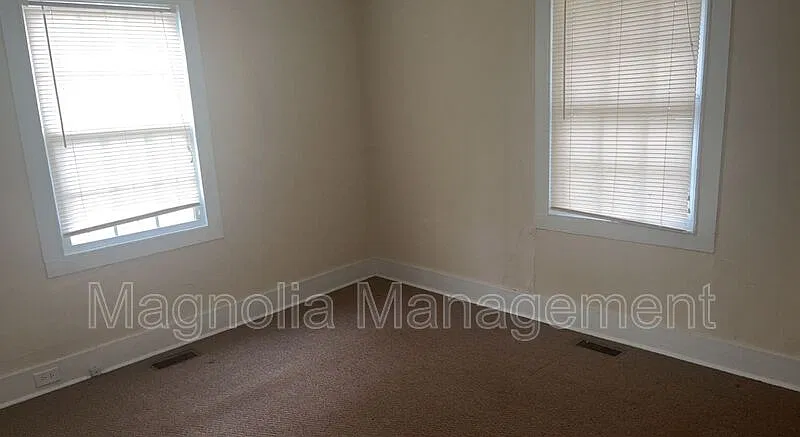 2 bed, 1.0 bath, $875 — Photo 2