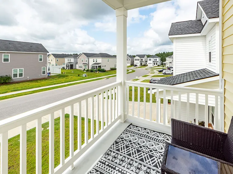 121 Hawthorne Landing Dr — Photo 31