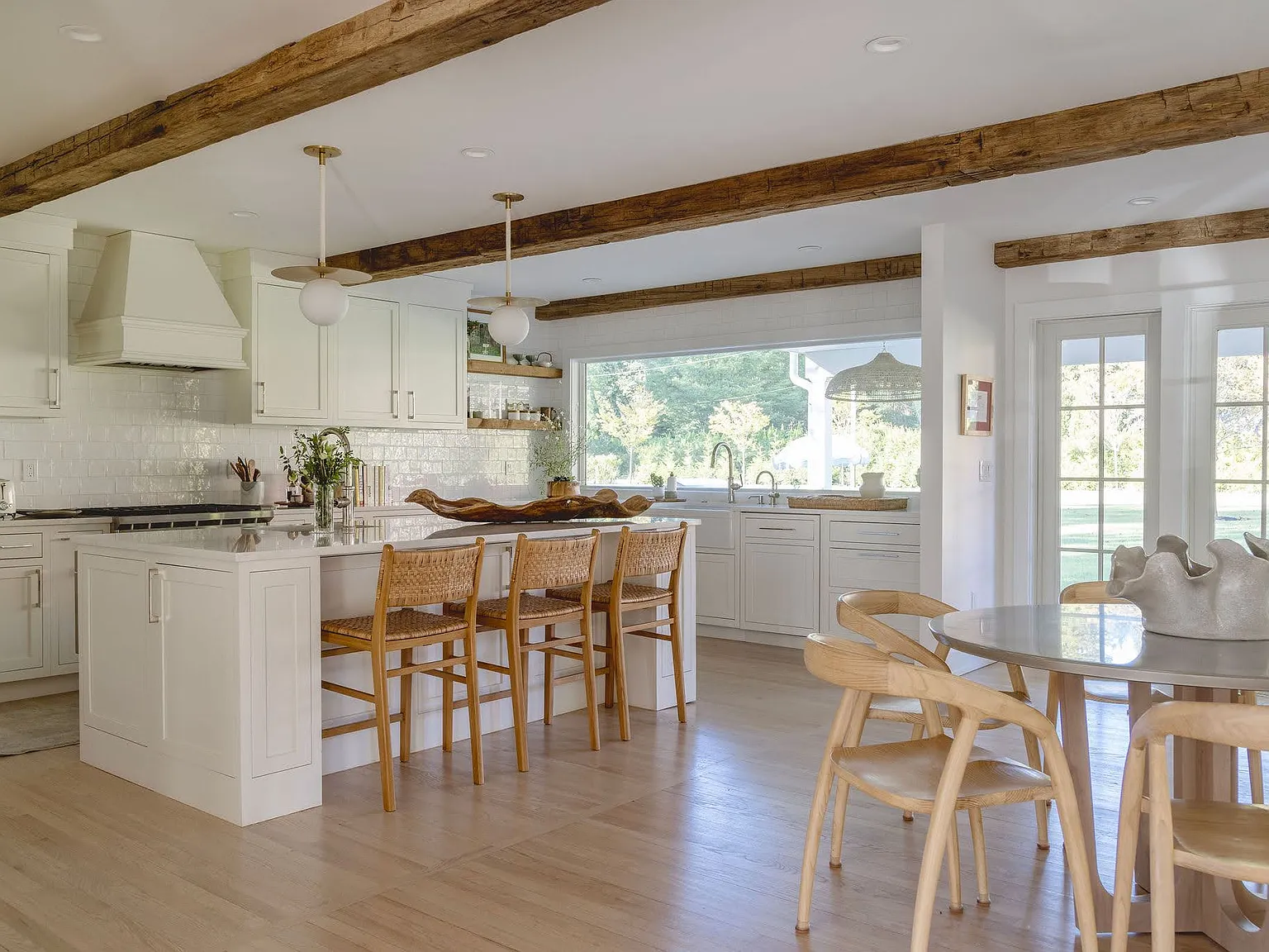 Centrally Located East Hampton 5+ Bed Designer Cottage — Photo 3