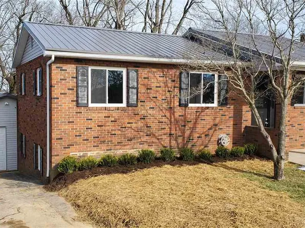 6 Lakeview Ter, Barboursville, WV 25504