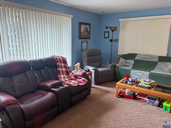 5th image of 3342 Aspen Ave