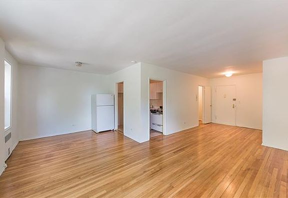 4th image of 3475 Greystone Ave APT 3F