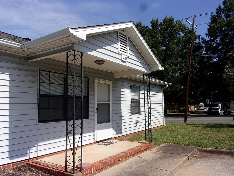 1825 India Hook Rd