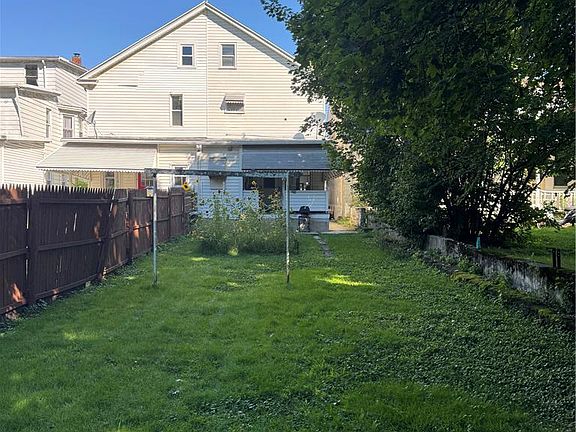 3rd image of 250 Cedar St
