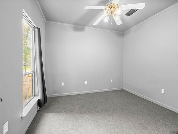 4th image of 313 Allan Dr