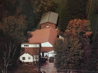 S77W15908 Woods Rd, Muskego, WI 53150