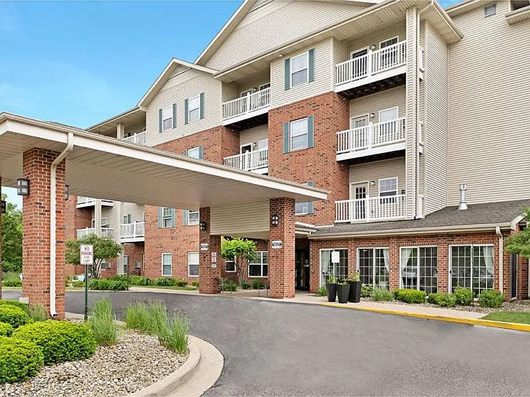 RESERVE AT LAKEVIEW — Photo 1