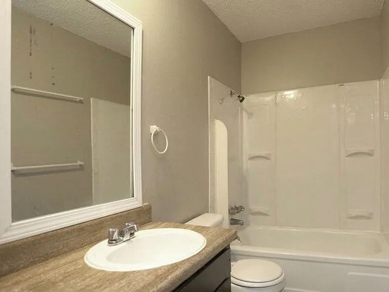 Bryant Grove Apartments — Photo 75