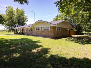 1020 S Rose Ave, Glencoe, OK 74032