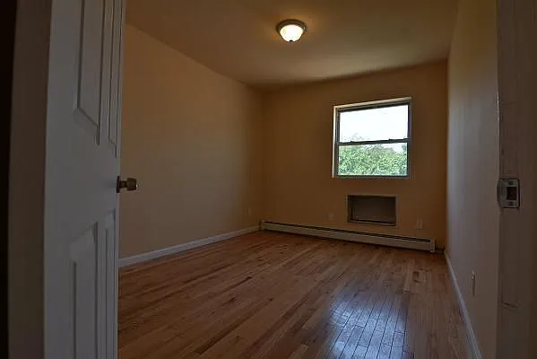 Rented by David Hirsch, LREB | media 6