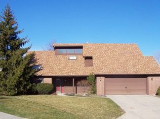 8912 Sunburst Ln, Fort Wayne, IN 46804