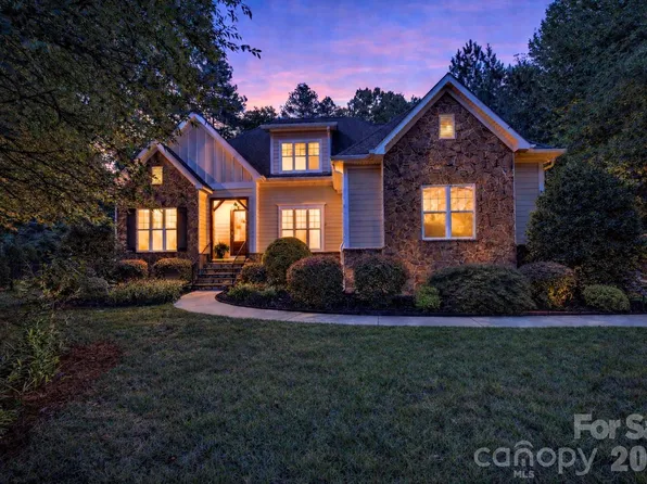 134 Lakeshore Hills Dr, Mooresville, NC 28117
