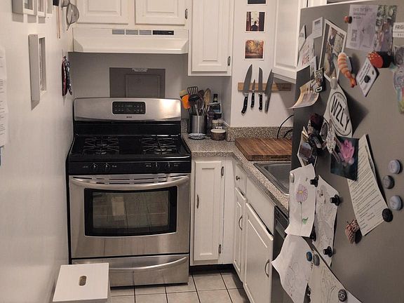 5th image of 1545 18th St NW Unit 316