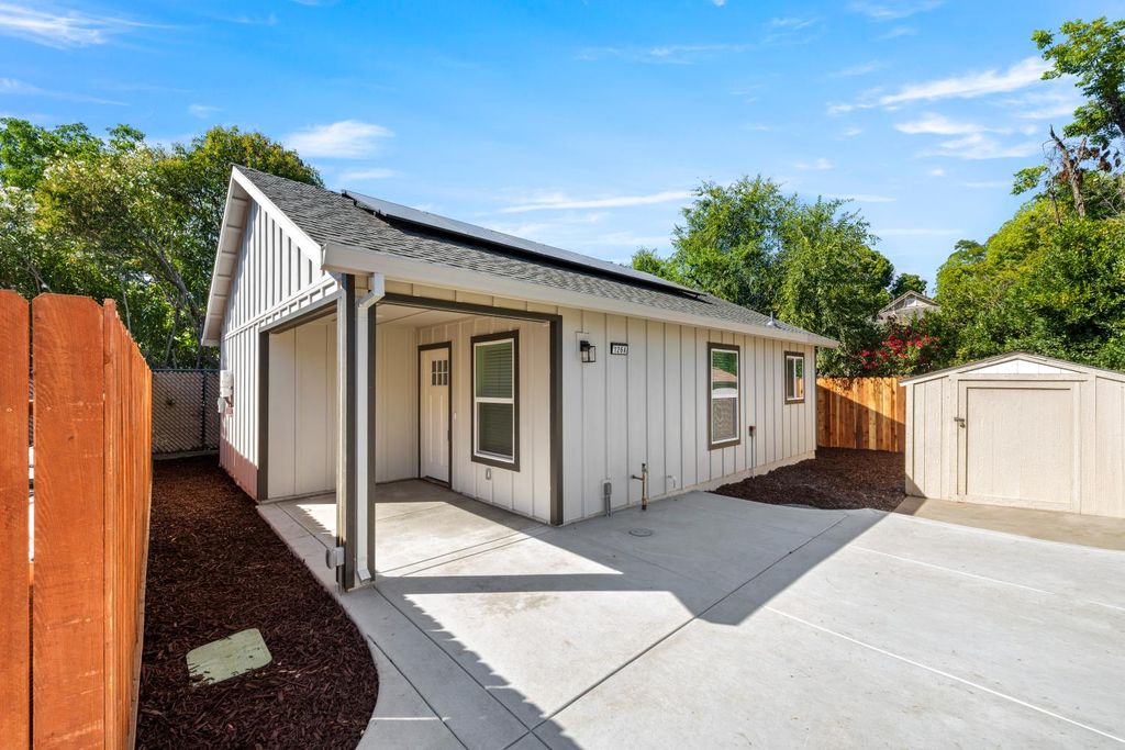 126 Birch St, Roseville, CA - View 2