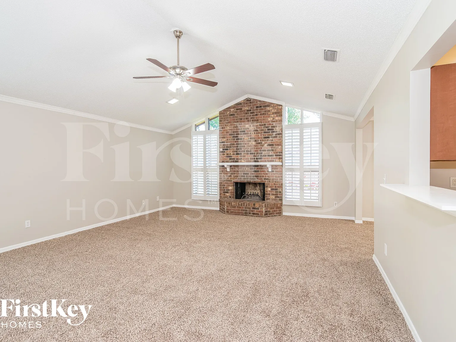 3 bed, 2.0 bath, 2075 sqft, $1,730 — Photo 2