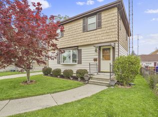 3719 60th Pl, Kenosha, WI 53142