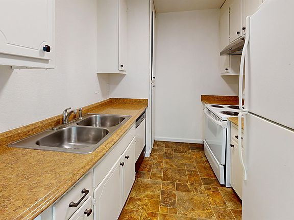 2nd image of 1506 Lake Blvd APT 2