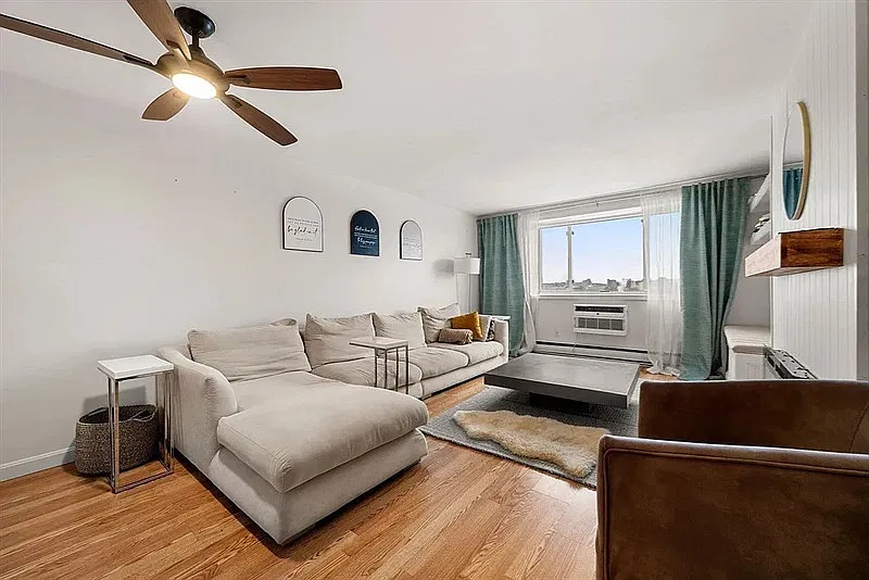 1 bed, 1.0 bath, 596 sqft, $1,820 — Photo 4