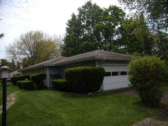 2nd image of 915 River Acres Dr