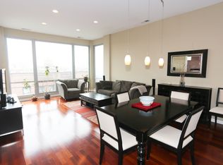 3920 N Sheridan Rd APT 404, Chicago, IL 60657