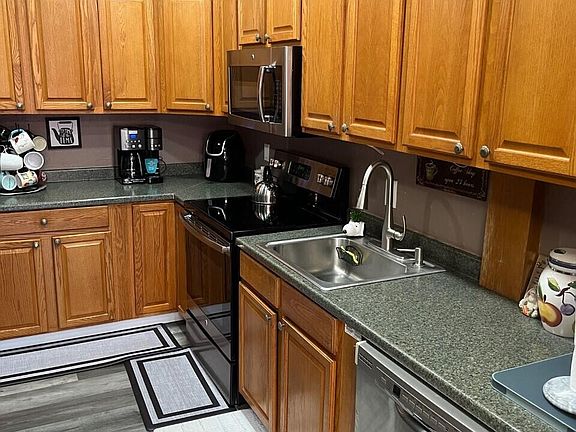 3rd image of 3512 E Gardens East Drive E #A