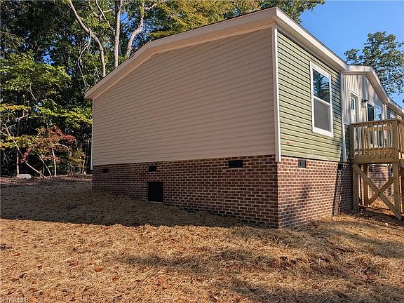 2nd image of 1322 Pineview Rd