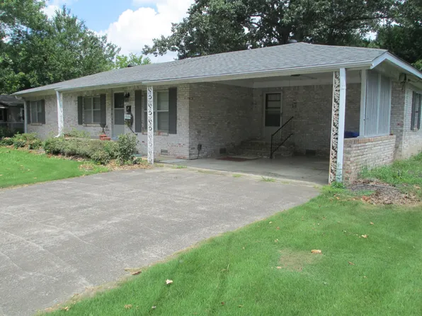1828 Robins St, Conway, AR 72034