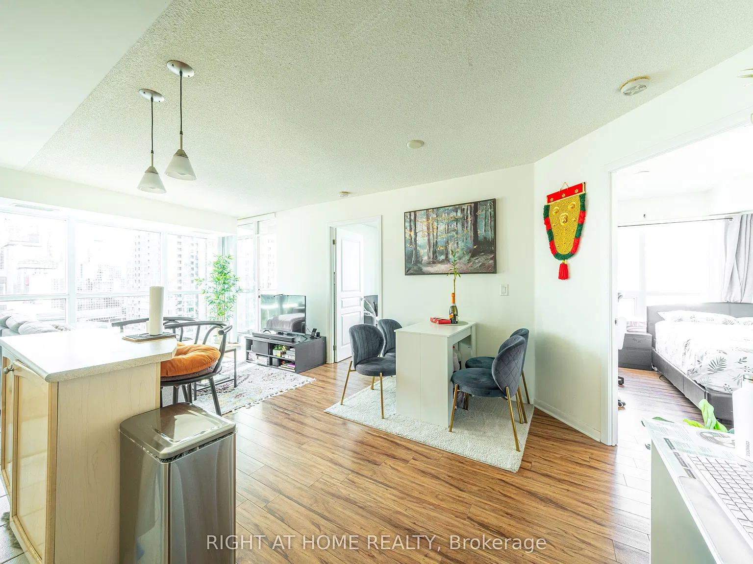 2 bed, $2,850 — Photo 2