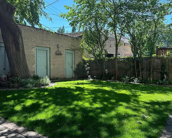 2429 N California Ave #1 — Photo 2