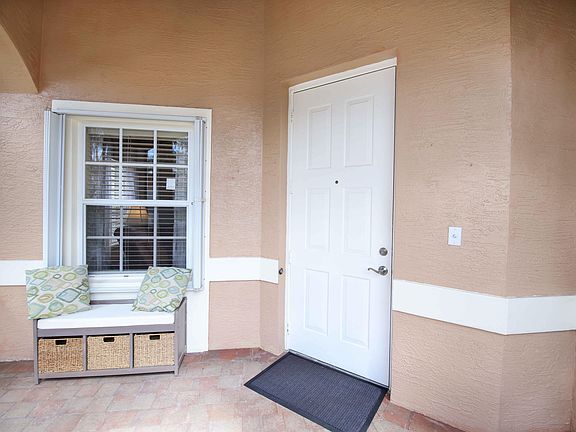 2nd image of 454 NW Lismore Lane