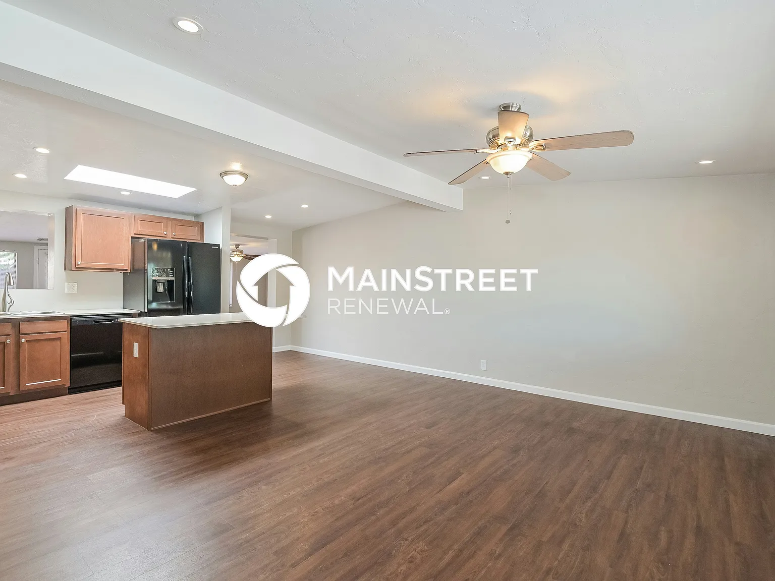 1725 S Rosemont Ave — Photo 3